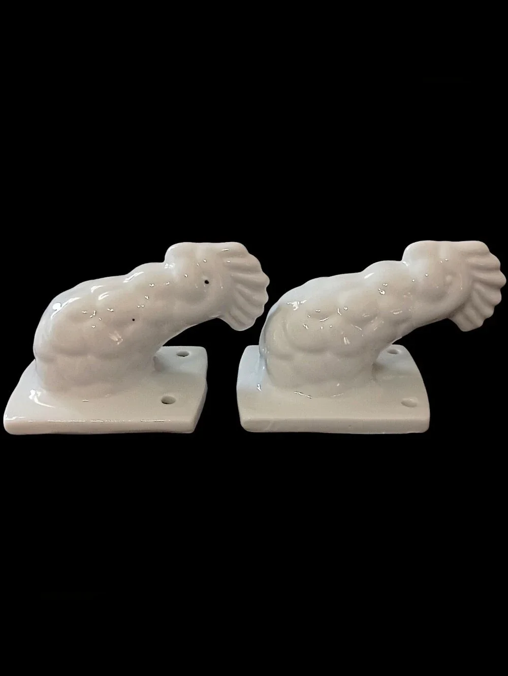 2 Vtg Rooster Wall Hooks Ceramic White Farmhouse Chicken Coat Hat Towel Rustic